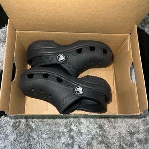 Toddler crocs